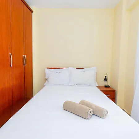 Between Sea & Hills 2br Currila Escape Apartment