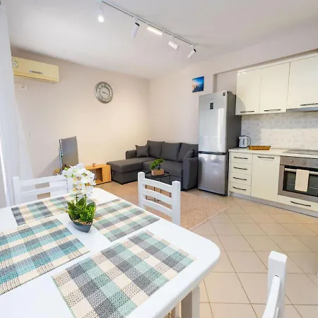 Between Sea & Hills 2br Currila Escape *