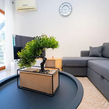Between Sea & Hills 2br Currila Escape